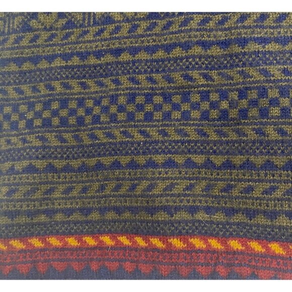 Oleana Norwegian Wool Sweater Size S V Neck snowflake design - Picture 5 of 9